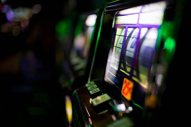 cb899 Qiu Qiu game interface showing card hands and player positions
